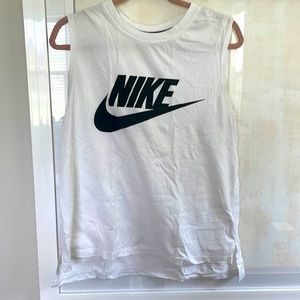 Women’s Nike muscle tee -size M